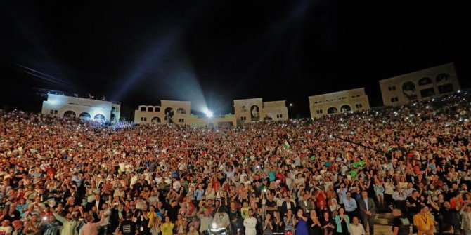 Ünlü Şarkıcı Filistin’de Konser Verdi