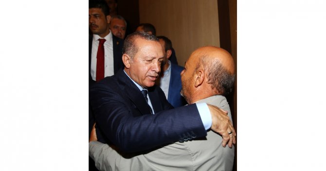Cumhurbaşkanı Erdoğan, Şehit Babası İle Kucaklaştı