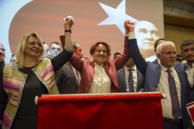 Meral Akşener’in Partisine Katılacağını Açıkladı