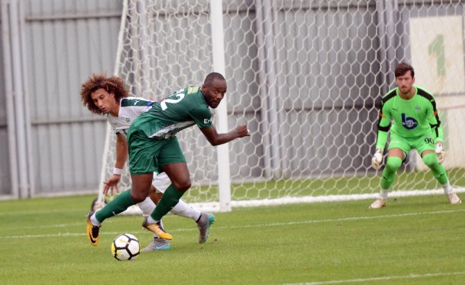 Bursaspor, Pilot Takımına Gol Yağdırdı