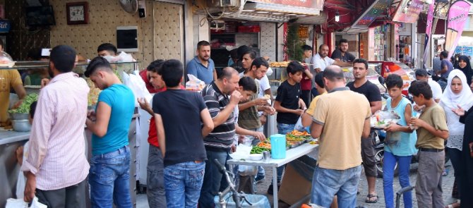 Arap Fast-food’una Yoğun İlgi