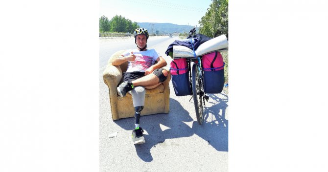 Protez Bacağıyla Bin Kilometre Pedal Çevirdi
