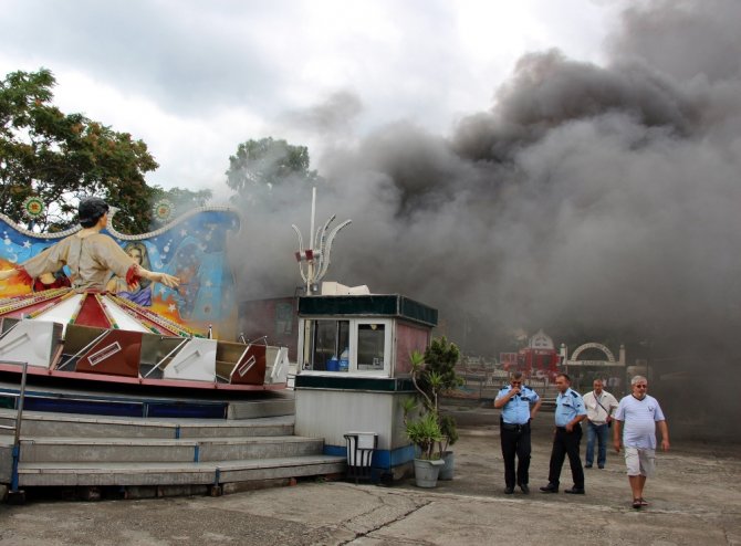 Samsun’da Lunaparkta Korkutan Yangın