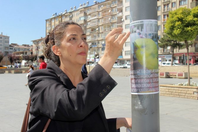 İlan Asıp, Kuşunu Arıyor: Bulana 100 Kuş Verecek
