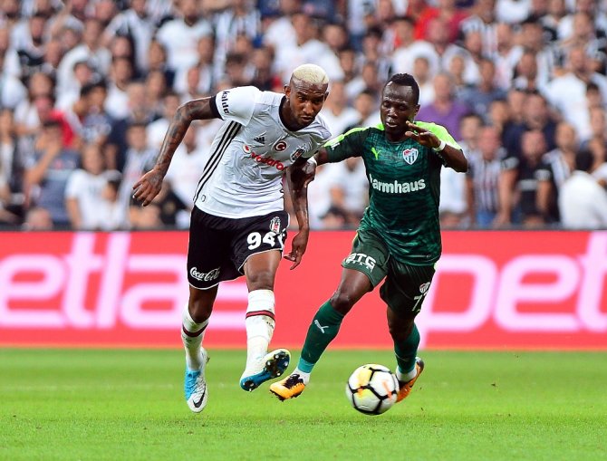 Kartal Timsah’ı Avladı