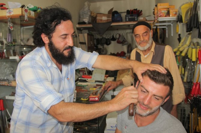 Bu Sefer Tersi Oldu, Baba Oğlundan Meslek Öğrendi