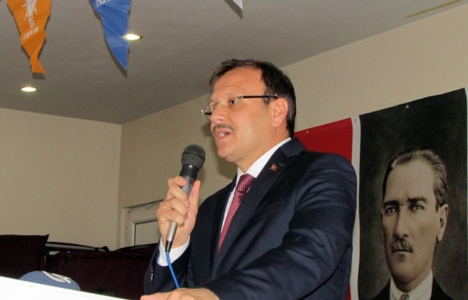 Çavuşoğlu’ndan Adalet Kurultayı Eleştirisi
