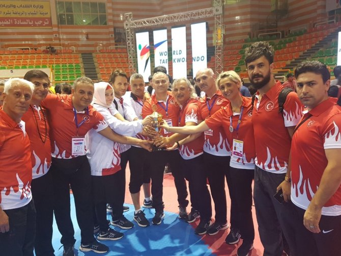 Taekwondoda Yıldızlar Dünya İkincisi Oldu