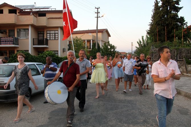 İngiliz Çifte Türk Düğünü