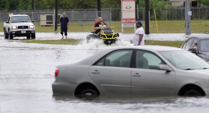 Houston’da Sel: 6 Kayıp