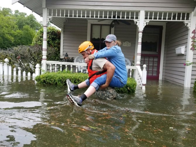 Houston’daki Kasırga Felaketinde 9 Kişi Öldü