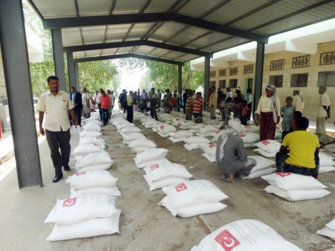 Türk Kızılay’ı Yemen’de Yardımlarını Sürdürüyor