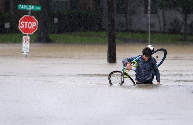 Houston’da Sokağa Çıkma Yasağı İlan Edildi