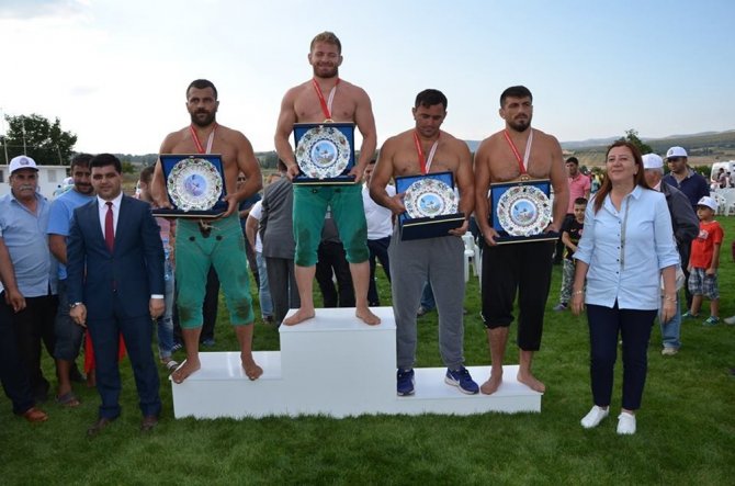 Amasya’da Başpehlivan İsmail Balaban Oldu