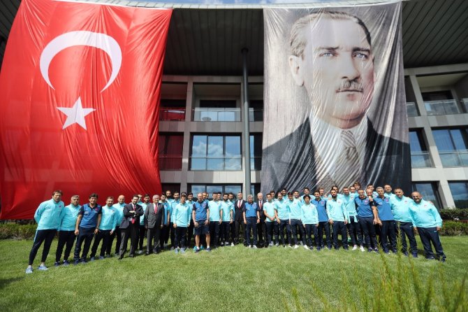 Millilerden 30 Ağustos Pozu