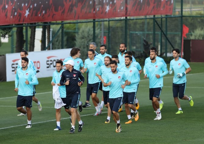 A Milli Takım, Ukrayna Sınavına Sıkı Hazırlanıyor