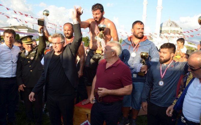 Çatalca’nın Başpehlivanı Abdullah Güngör Oldu