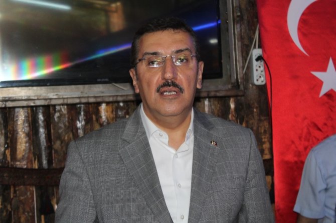 "Türkiye’nin Büyümesini Yukarı Doğru Revize Etmek Zorunda Kaldı"