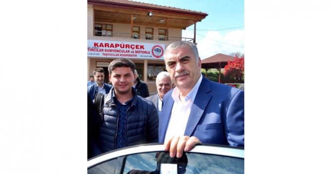 Siyasilerle Selfie Çekiyor