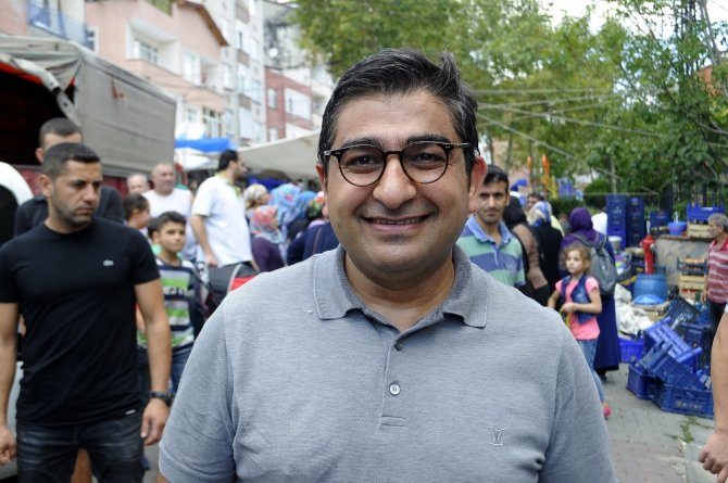 Tüm Pazarı Satın Aldı, Herşeyi Bedava Dağıttı