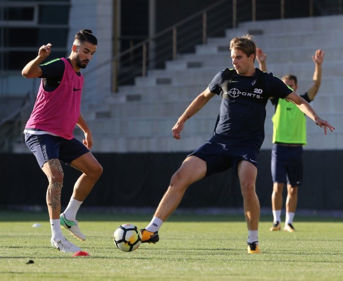 Sokol Çikalleshi Antrenmana Çıktı