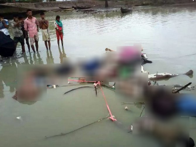 Myanmar’da Yüzlerce Ev Ateşe Verildi