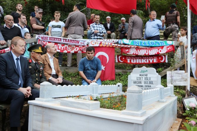 Bakan Soylu’dan Eren Bülbül’ün Mezarına Ziyaret