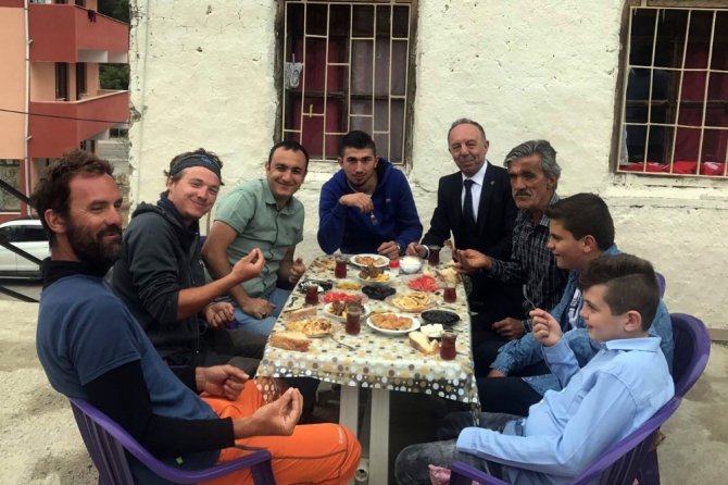 Avrupa’dan Yola Çıktılar, Anadolu’nun Misafirperverliğine Takıldılar
