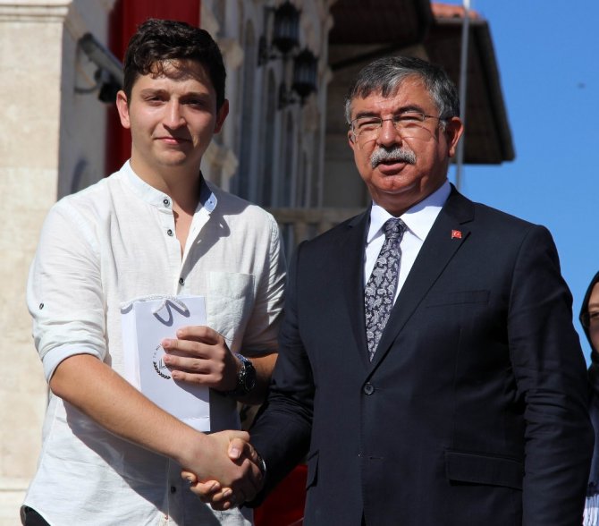 "Çağdaş Mandacılık Mümkün Değildir"