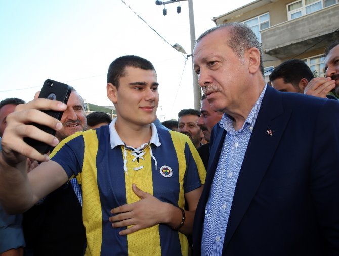 Cumhurbaşkanı Erdoğan’dan Köy Ziyareti
