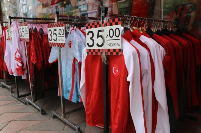 Milli Maç Öncesi Forma Satışları Tavan Yaptı