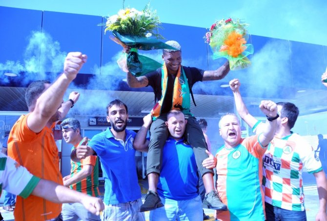 Fernandes’e Coşkulu Karşılama