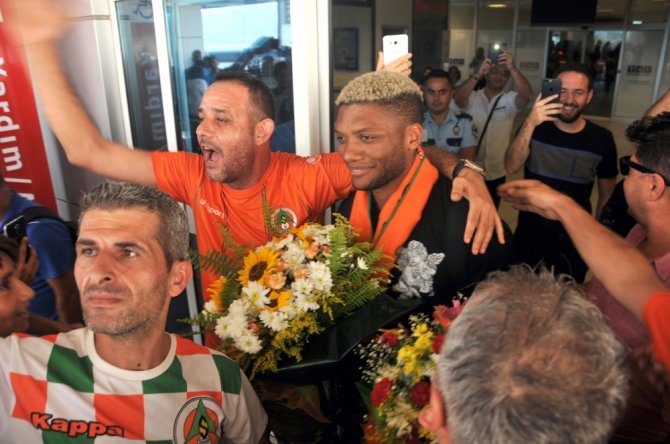 Fernandes’e Coşkulu Karşılama