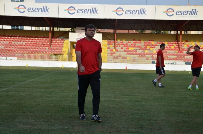 "Ülkemizde Futbolcu Yetiştiremiyoruz"