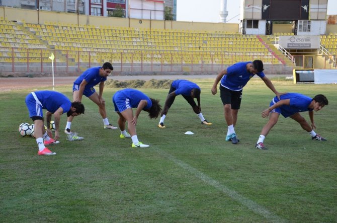 "Ülkemizde Futbolcu Yetiştiremiyoruz"