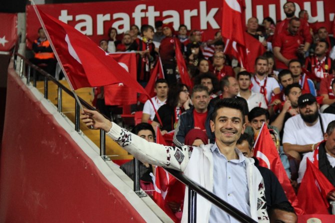 Eskişehir’de Milli Coşku Başladı
