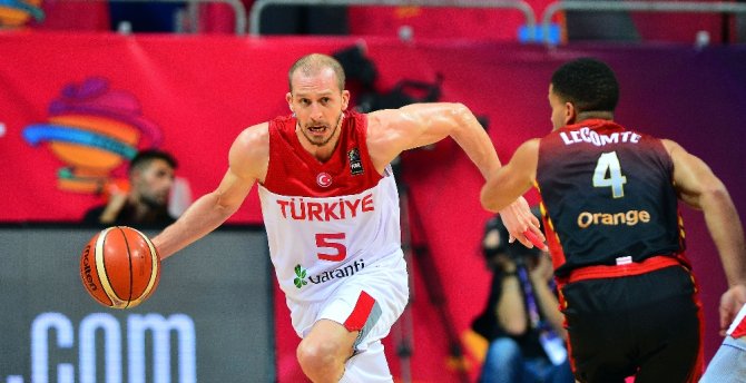 Milliler Son 16’yı Garantiledi