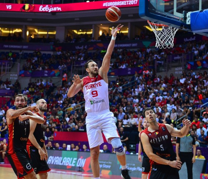 Milliler Son 16’yı Garantiledi
