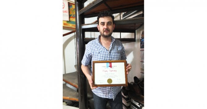 Çifte Diplomalı Ayakkabıcı