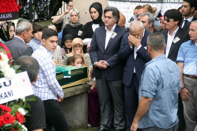 Cenaze Törenine Başbakan Da Katıldı