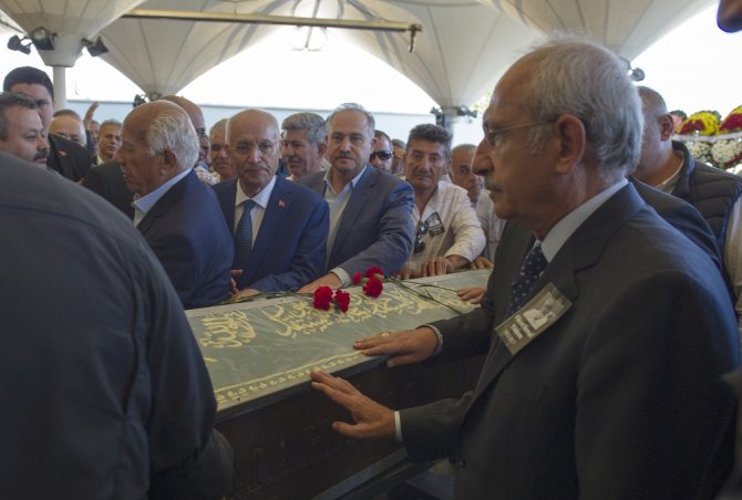 Kılıçdaroğlu, Fikret Kemal Yıldırım’ın Cenaze Törenine Katıldı