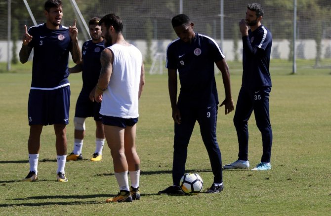 Eto’o’nun Keyfi Yerindeydi