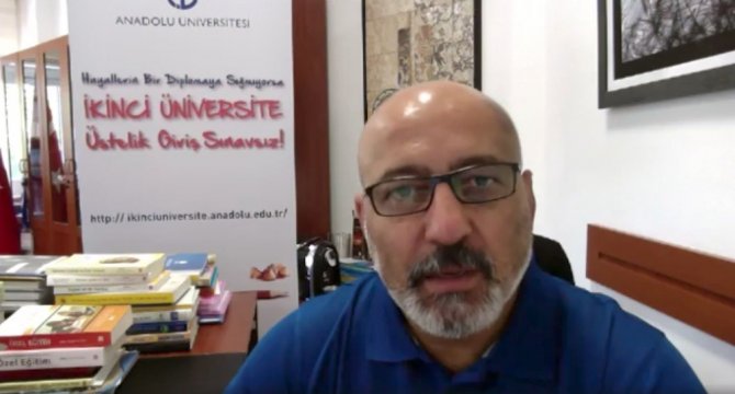 Açıköğretim Öğrencileri Hocaları İle Sosyal Medyada Buluşuyor
