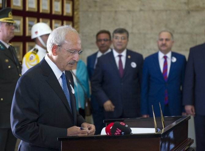 Chp’den 94. Kuruluş Yıl Dönümünde Anıtkabir’e Ziyaret