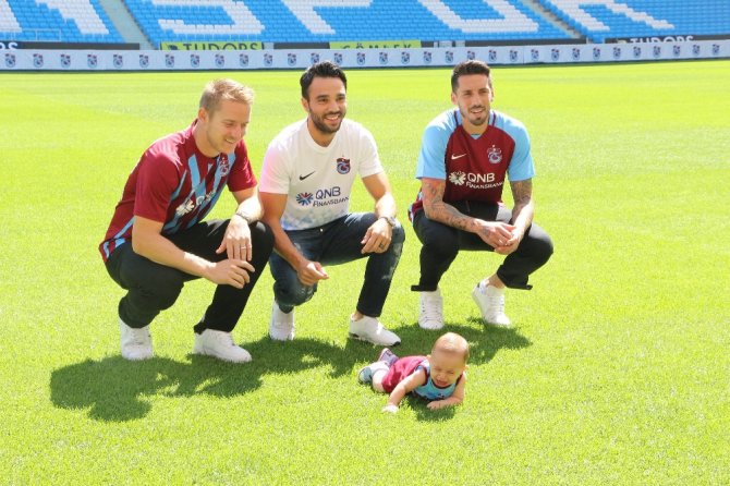 Trabzonspor, Yeni Transferlerine İmza Attırdı