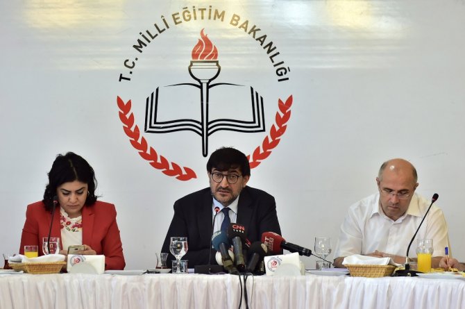 "’Evrim Kalktı’ Diyen Zır Cahildir"