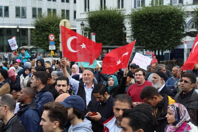 Avrupa Parlamentosu Önünde Arakan Protestosu