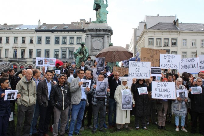 Avrupa Parlamentosu Önünde Arakan Protestosu