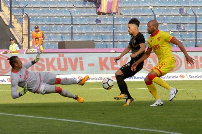 Göztepe İlk Yarıda 2-0 Önde