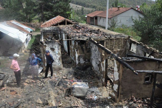 Hurda Minibüste Hayatta Kalma Savaşı